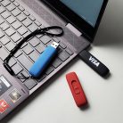 20902-kr-lina-kaucuk-isikli-usb-kirmizi-promosyon-usb-47251-14-B